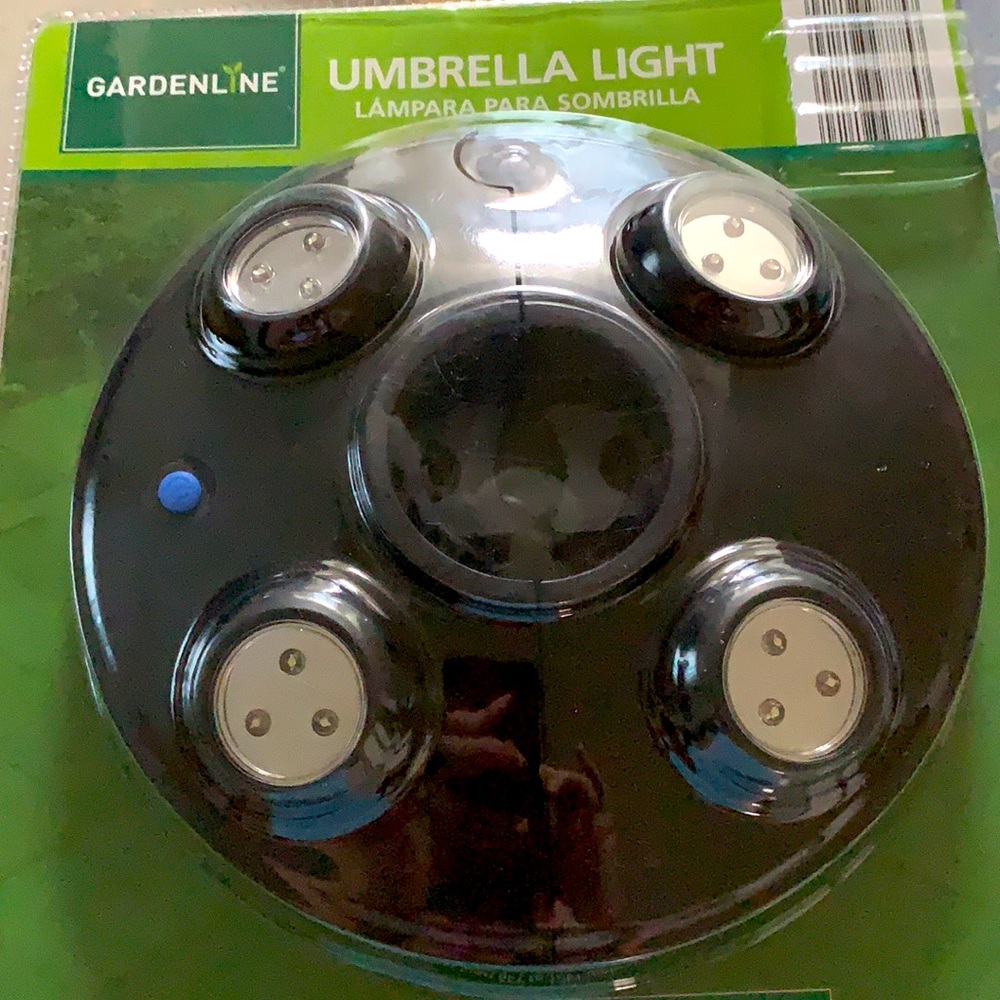 Umbrella light from Garden line fits onto your umbrella when you need light nwt